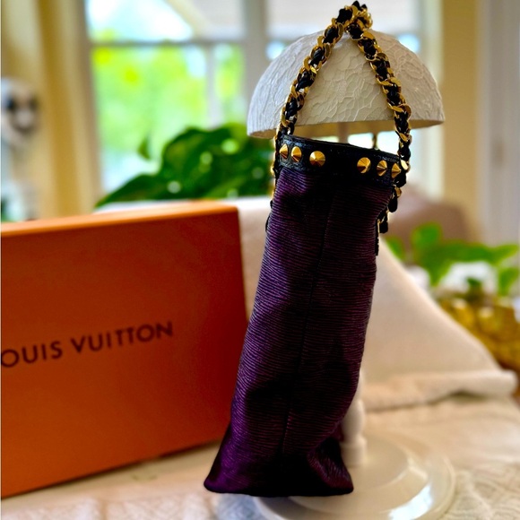Louis Vuitton RARE Silk Purple Shoulder Bag with Metallic Gold Hardware - Picture 3 of 13